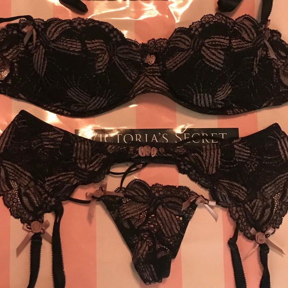 4 Pc Chantal Thomass Bra Set - Picture 9 of 15